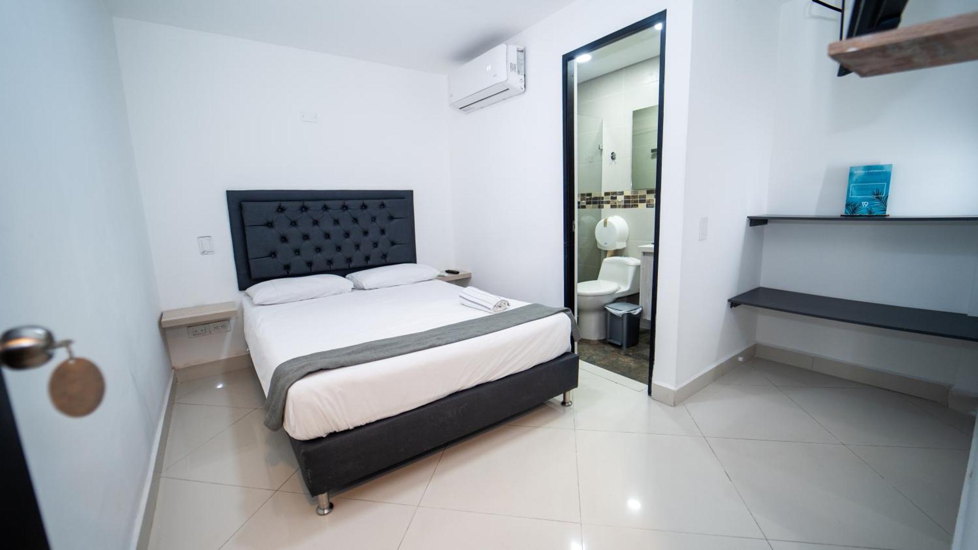 79 Hotel Μεντεγίν Εξωτερικό φωτογραφία