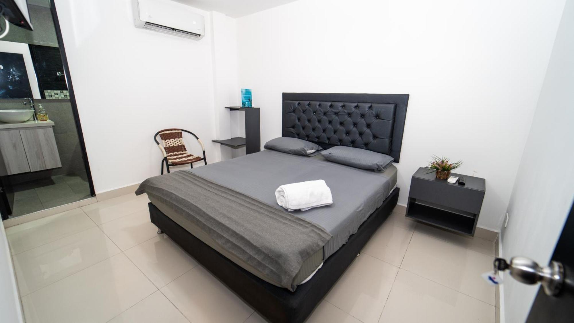 79 Hotel Μεντεγίν Εξωτερικό φωτογραφία