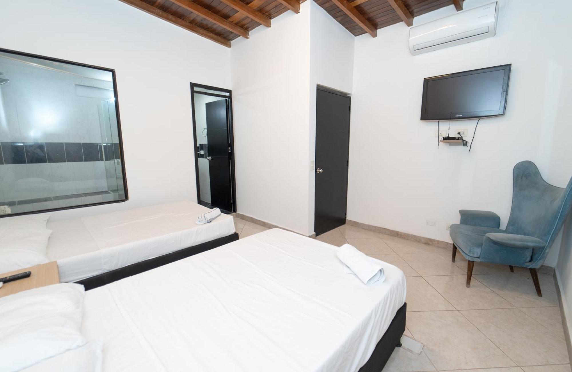 79 Hotel Μεντεγίν Εξωτερικό φωτογραφία